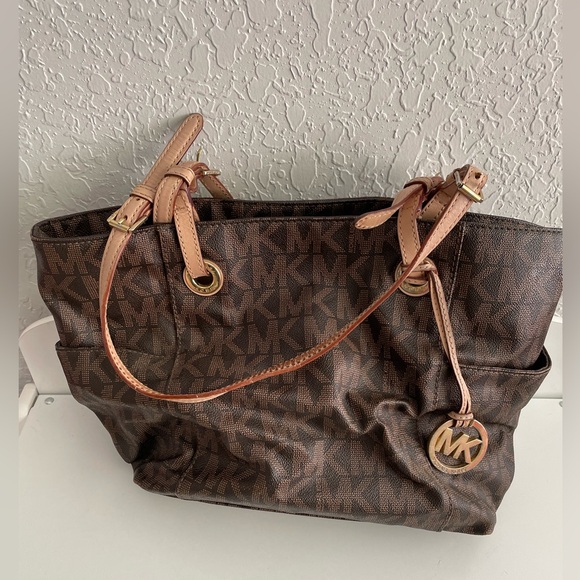 Michael kors purse - Picture 5 of 13